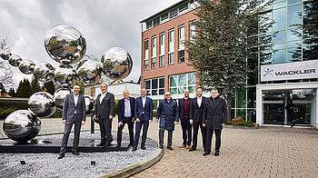 Von links nach rechts: Falk Damerow (Geschäftsführer), Peter Blenke (Vorstand/CEO), Manfred von Dahlen (Geschäftsführer), Silvio Waldheim (Leitung Konzerncontrolling), Friedrich P. Wackler (Aufsichtsratsvorsitzender), Jens Riemann (Regionalleiter), Marco Horschig (Regionalleiter), Michael Kretschmar (Niederlassungsleiter)