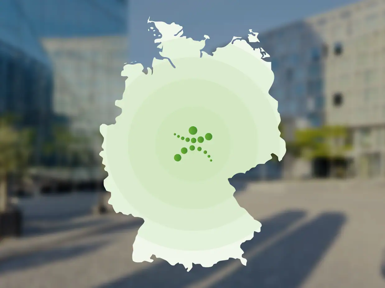 Karte von Deutschland mit Reinigungs-Icon in der Mitte.