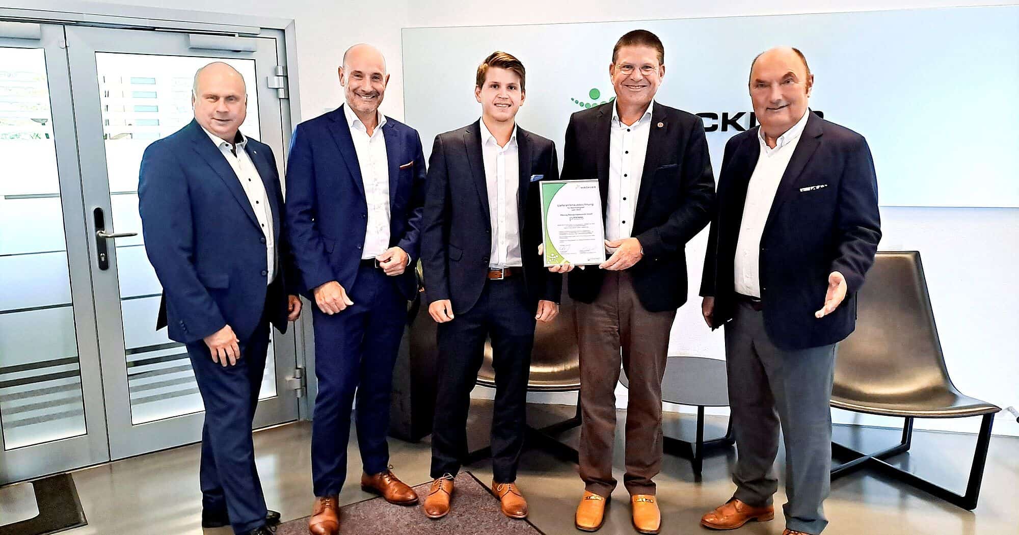 Gruppenfoto bei der Auszeichnung mit dem Lieferanten des Jahres 2024.